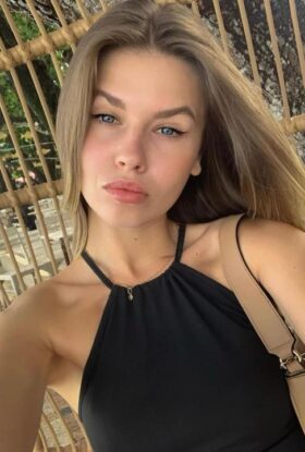 Polina Pristina Escort