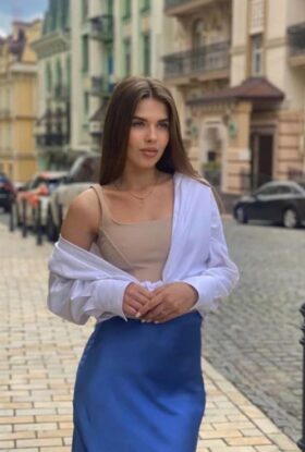 Polina Pristina Escort