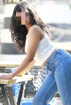 It’s me Pro Model ready to meet – Indian escort in Mumbai