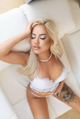 Anita Russian escort in Dubai