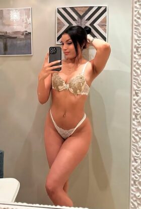 Naomi – Vietnamese escort in Dubai