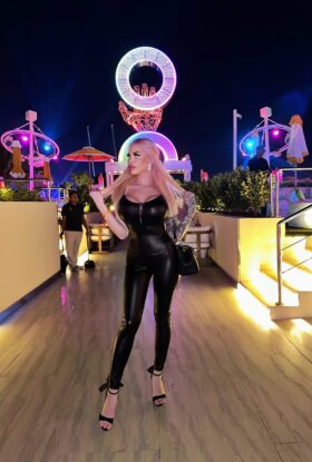 Christina – Ukrainian escort in Dubai