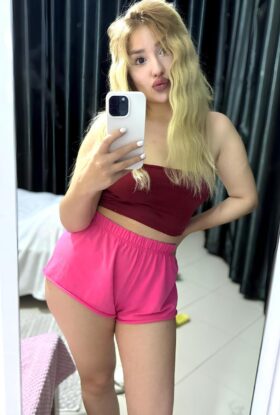 Fulfill Your Fantasies With Escort Melanie