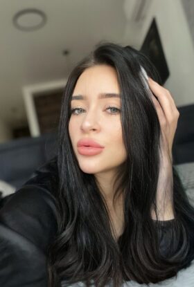 Unleash Your Passion Escort Molli