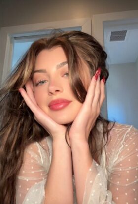 Available Now Escort Elyzabet